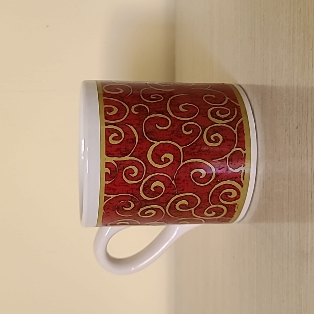 White Red With Gold Swirl Large  Coffee Cup Mug 4 1/2"   20 oz Mug